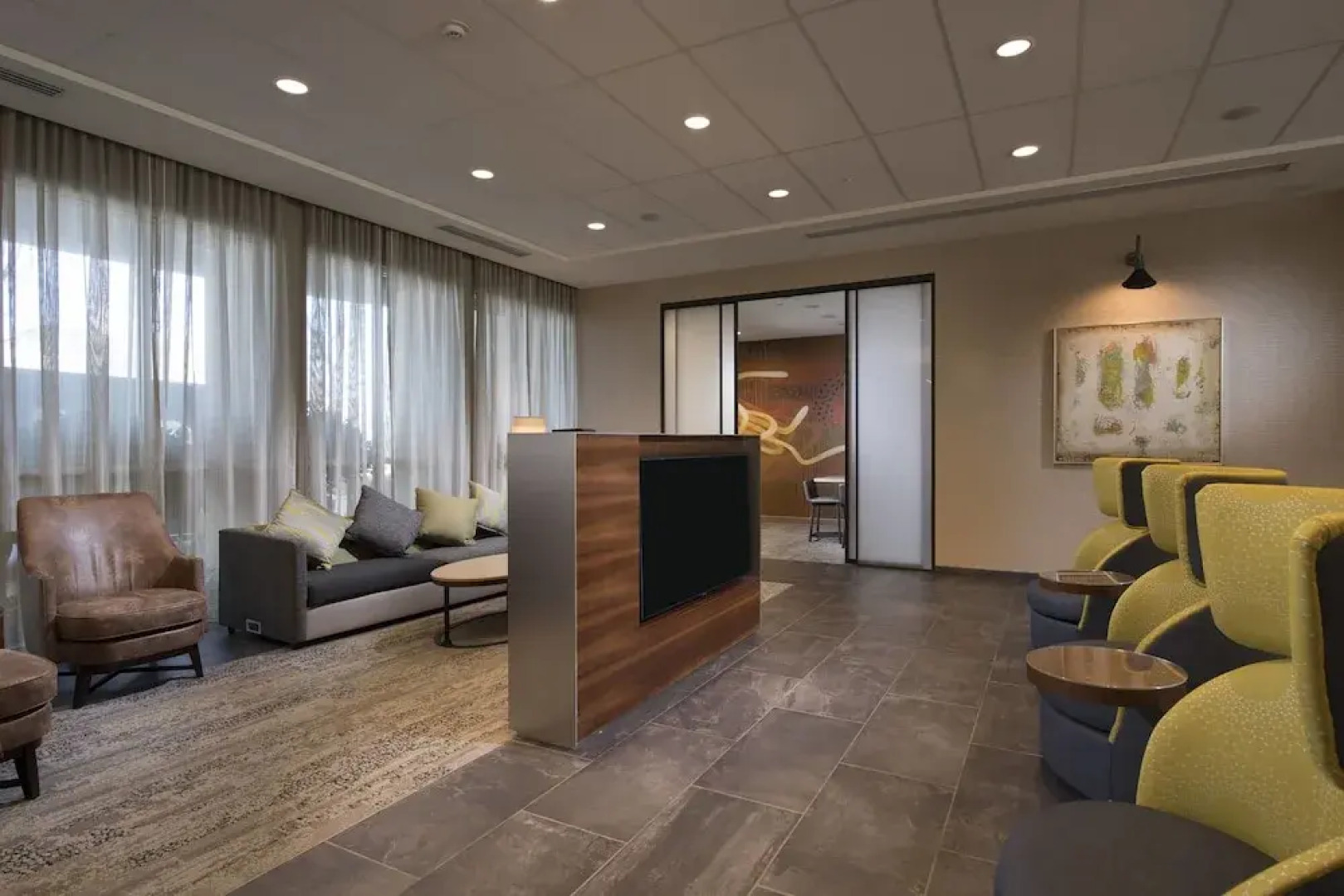 Courtyard Atlanta Alpharetta/Avalon Area