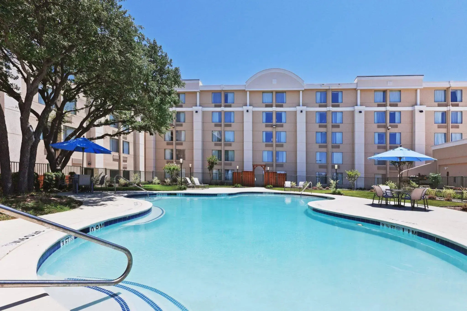 Kozy Hotel Dallas Airport