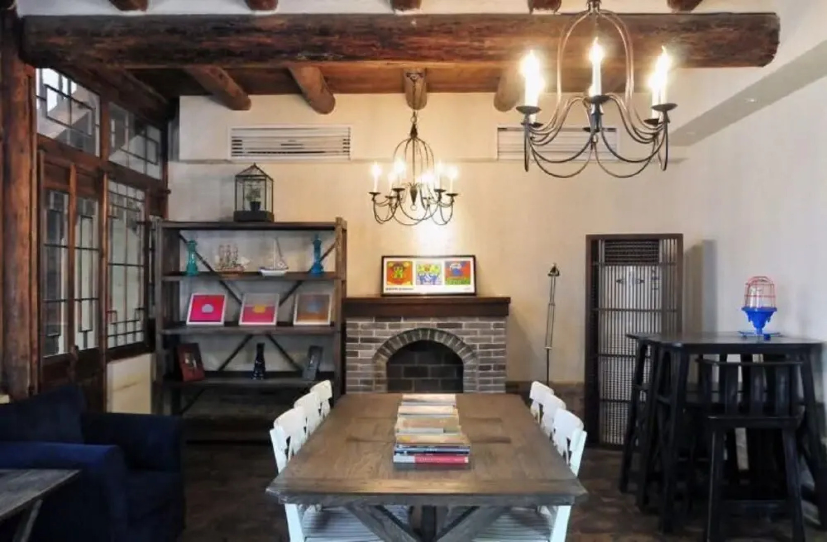 Zuoyouke Theme Hotel