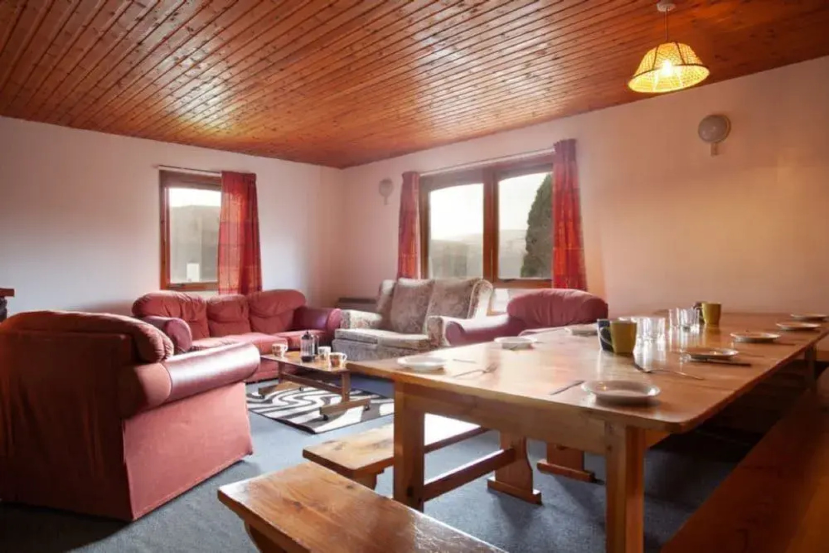 Snowgoose Apartments & Blacksmith Bunkhouse