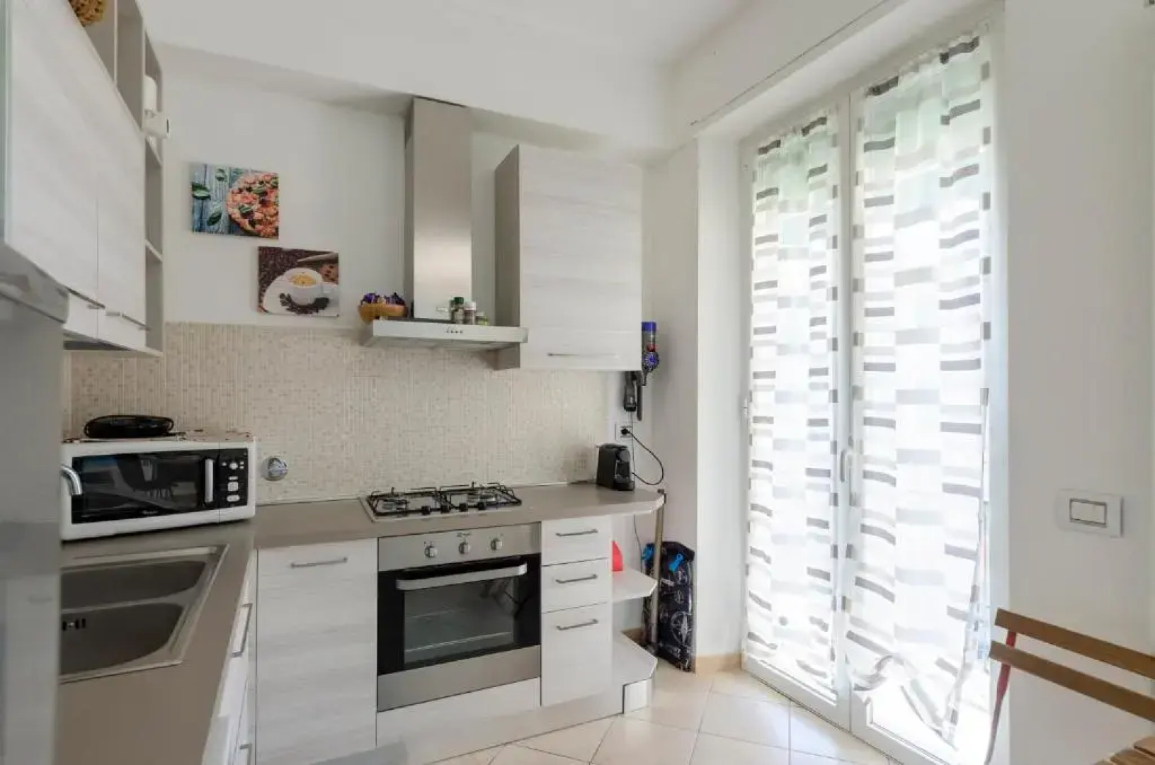 JOIVY Apt For 6, Near Centre, Beach And Train Station