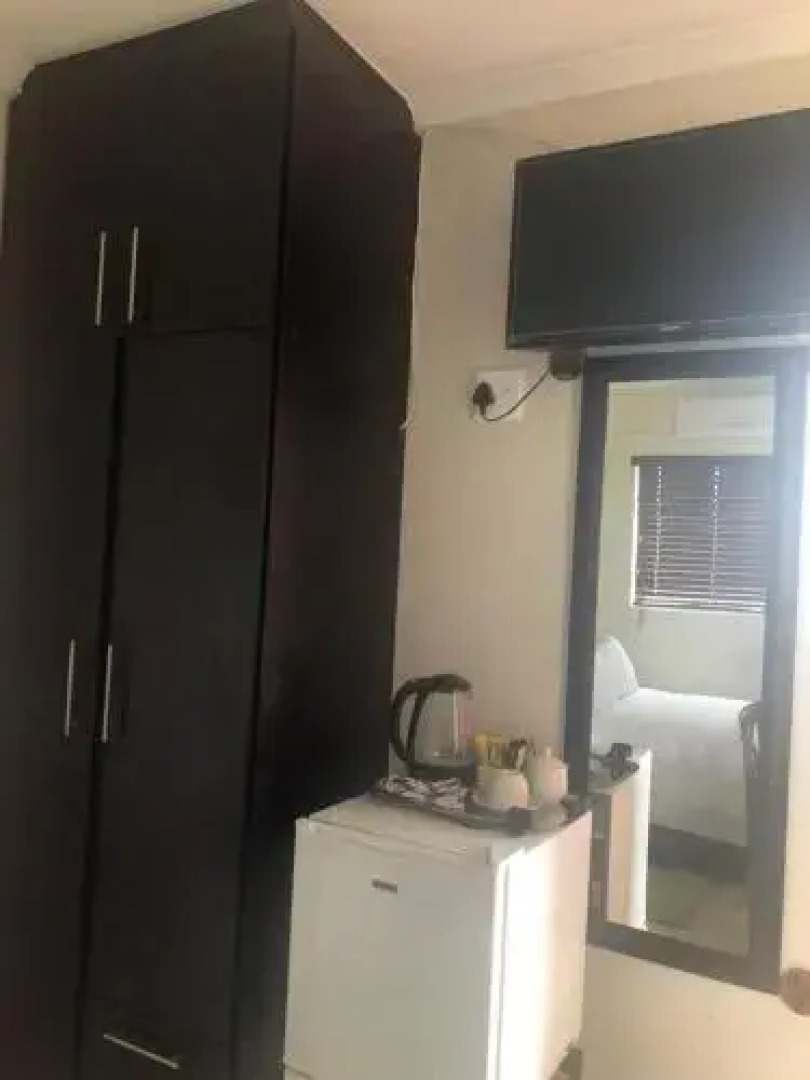 Road House Guest House