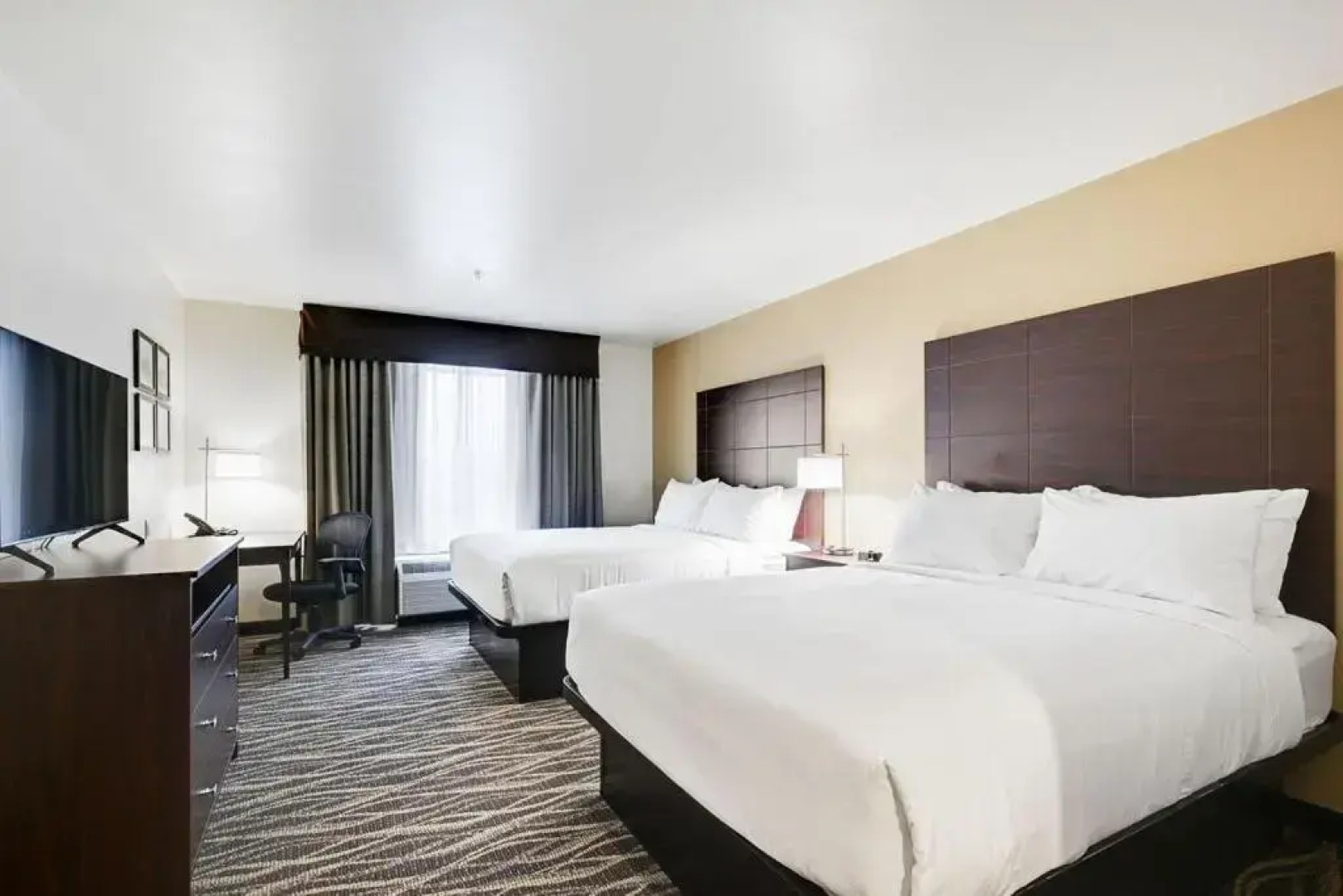 Cobblestone Hotel & Suites - Mosinee