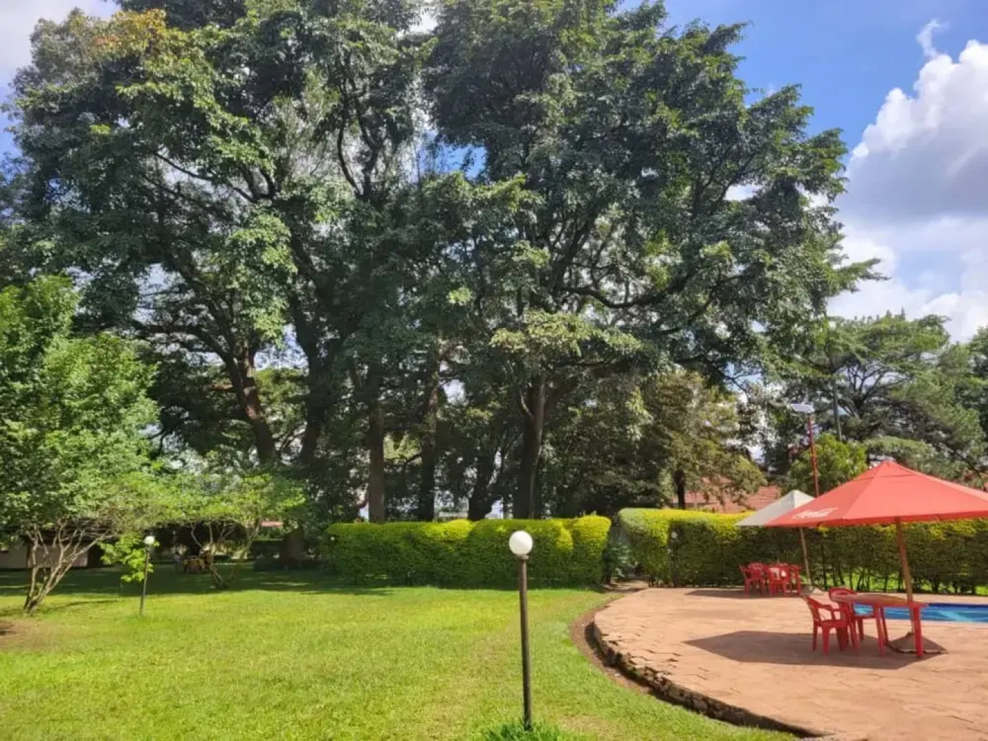 Acholi Inn