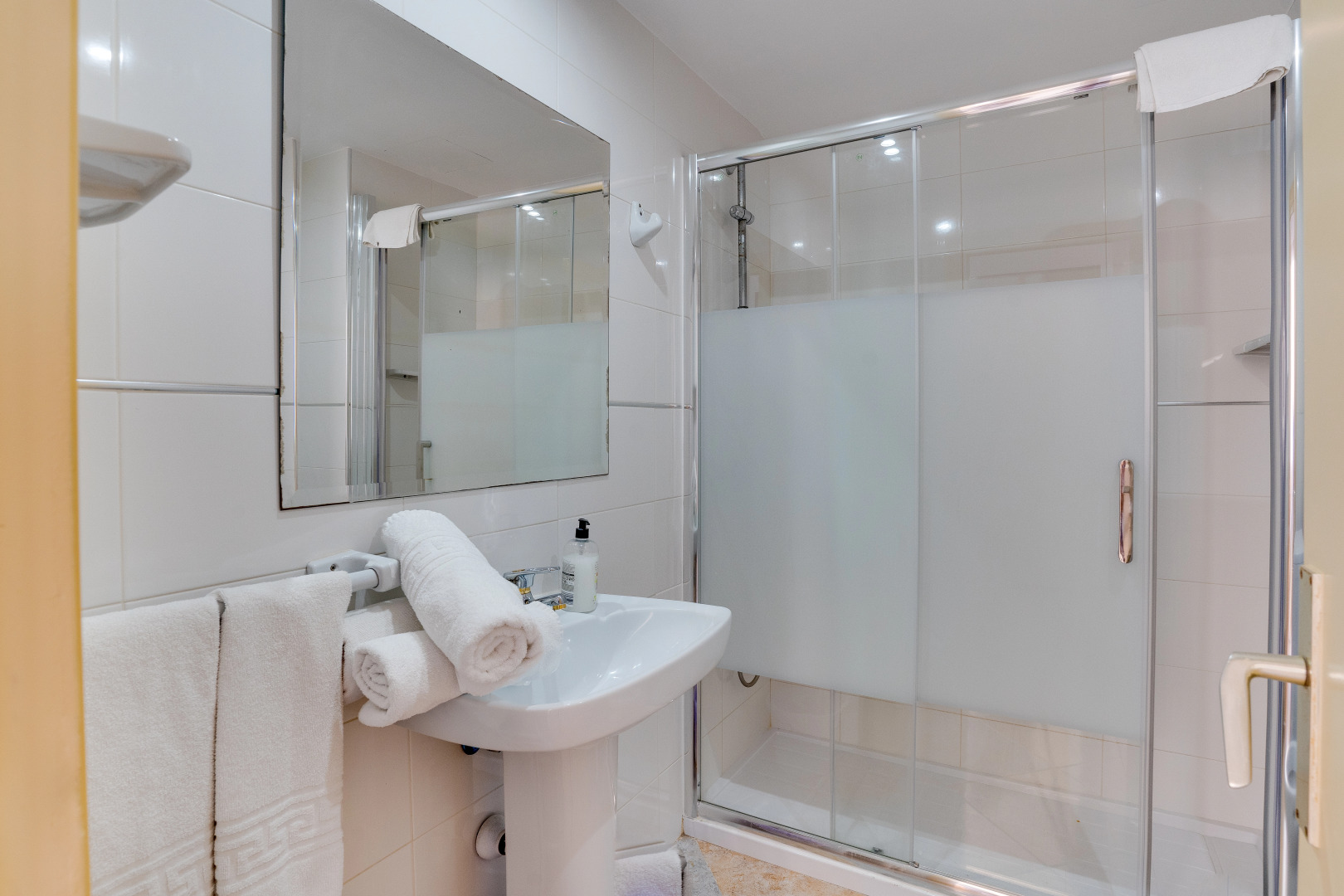 Las Palomas Apartments Econotels