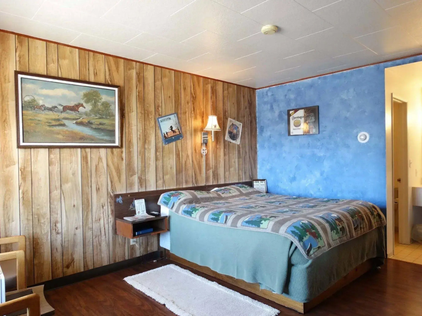 Blue and White Motel