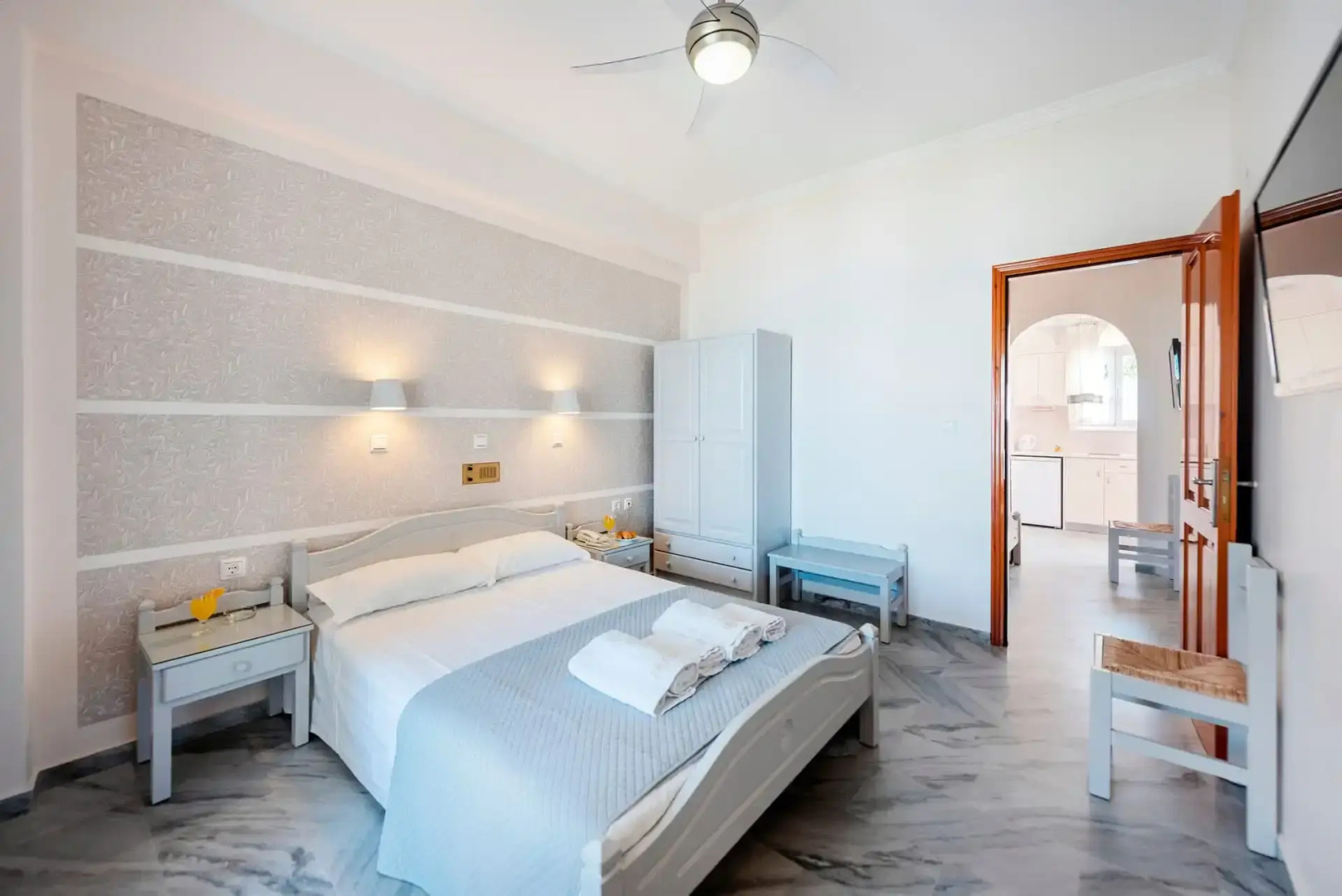 Irene Hotel & Studios | Beachfront