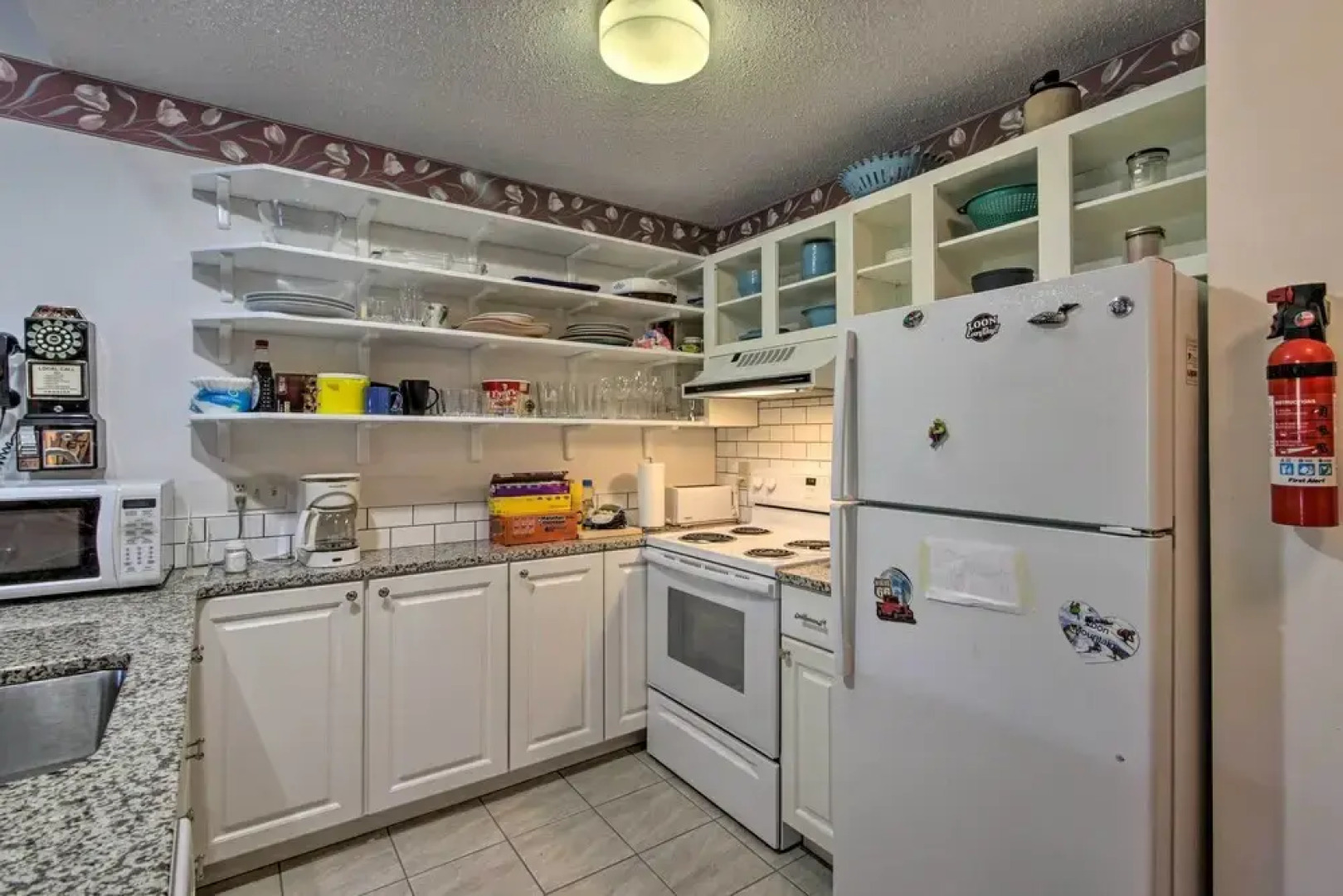Resort Condo w/ Lake + Pool ~ 5 Mi to Flume Gorge!