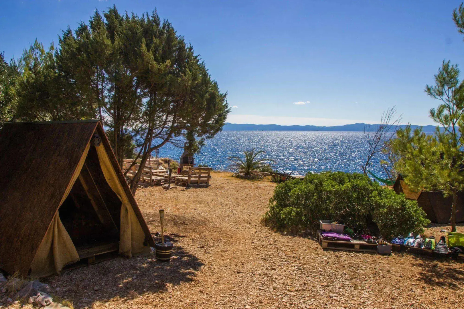 Cast Away - Eco Village