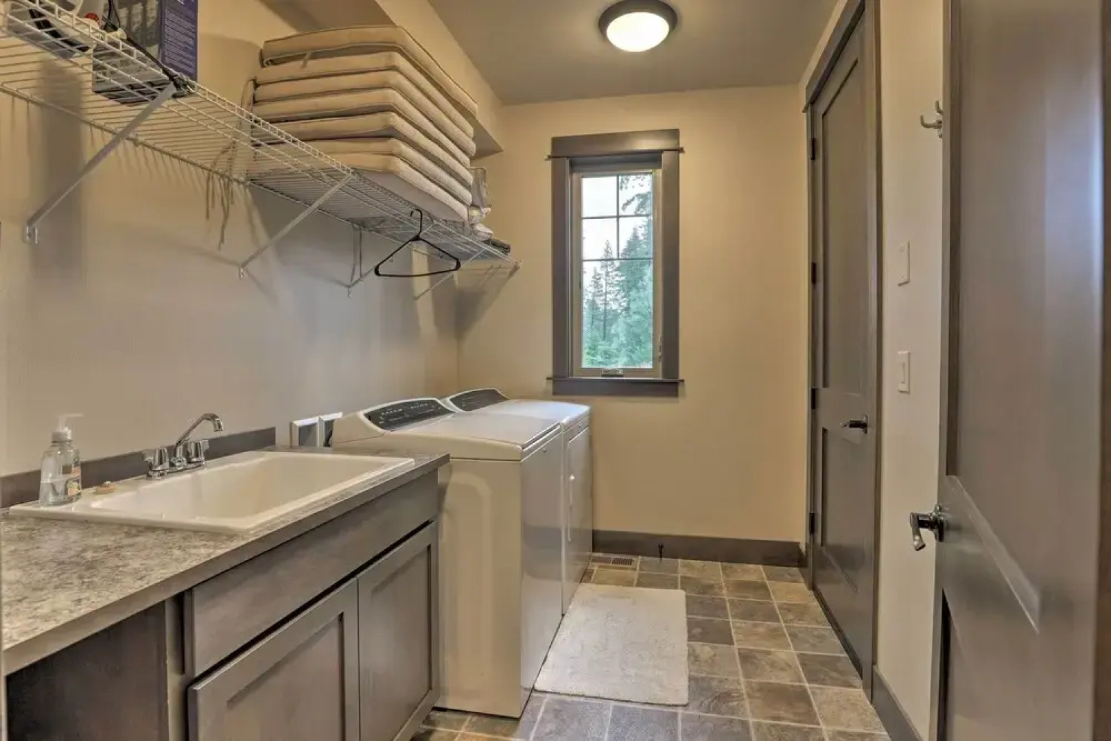 Luxury Suncadia Resort Retreat w/ Private Hot Tub!