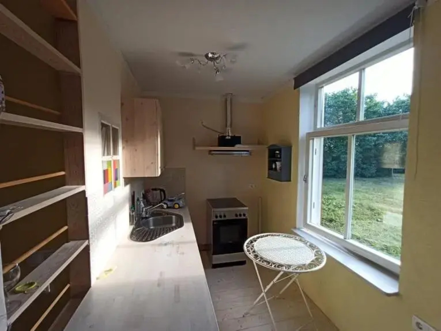 Vee Retro Studio Apartment