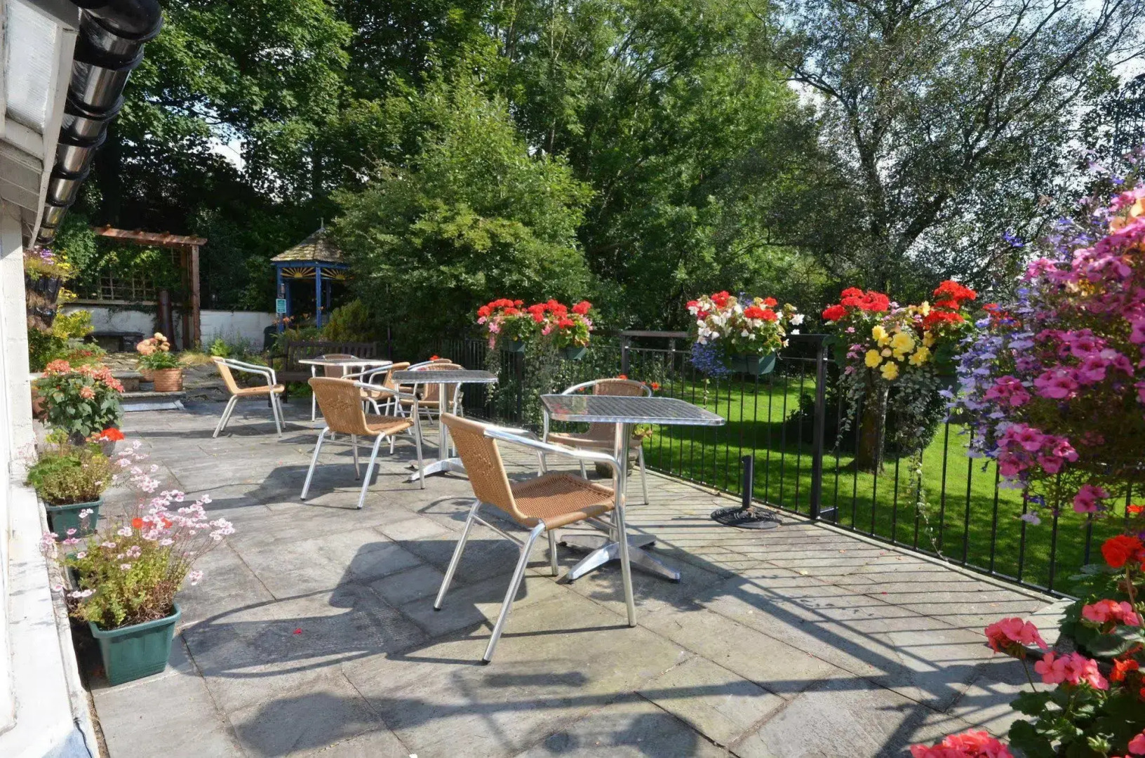 Southview Guest House & Indoor Pool