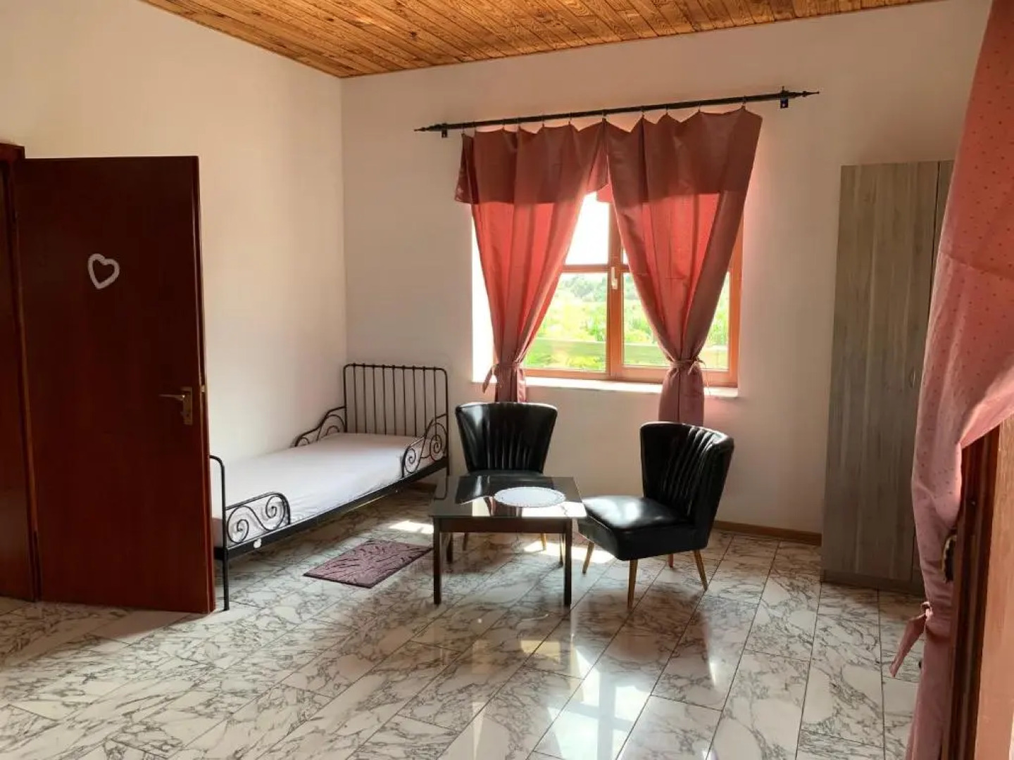 Buzál-Mórocza Pincészet és Szálláshely