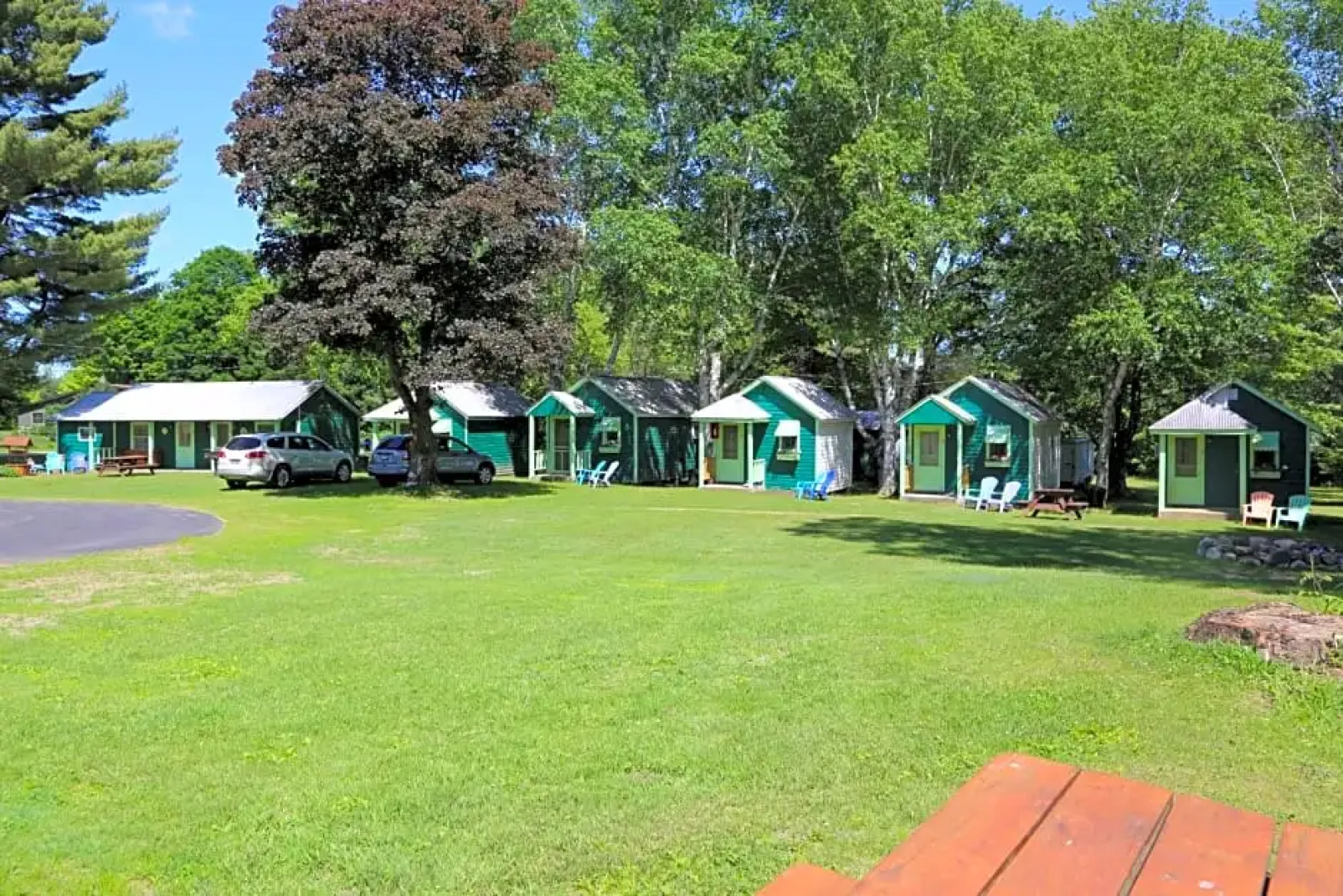 Rowe's Adirondack Cabins of Schroon Lake