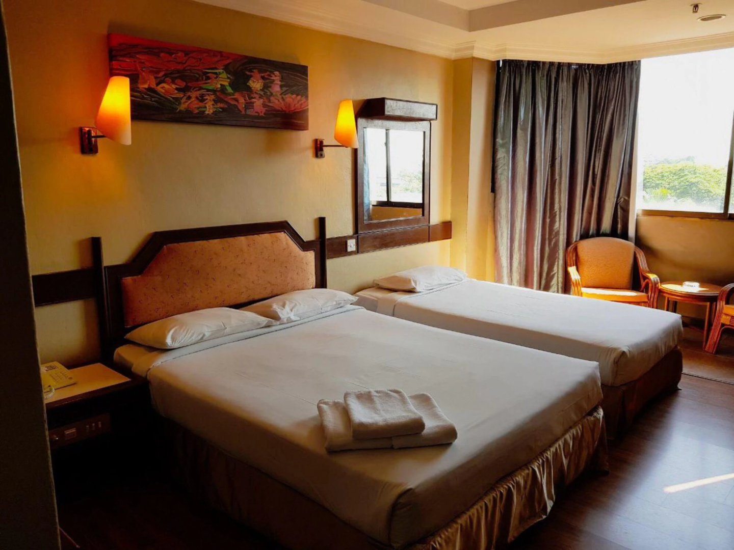 Hotel Grand Crystal