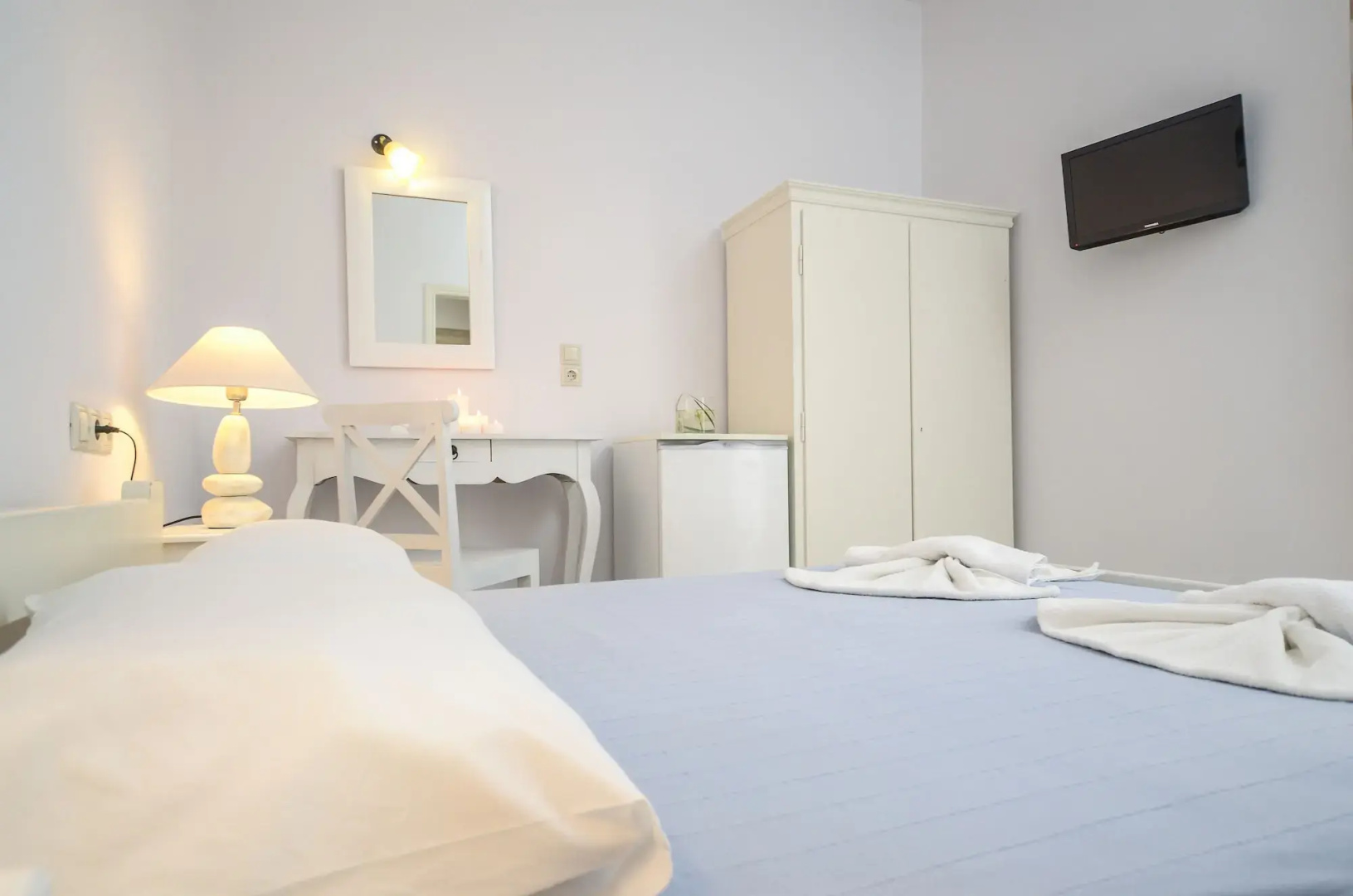 Agia Anna Studios & Apartments