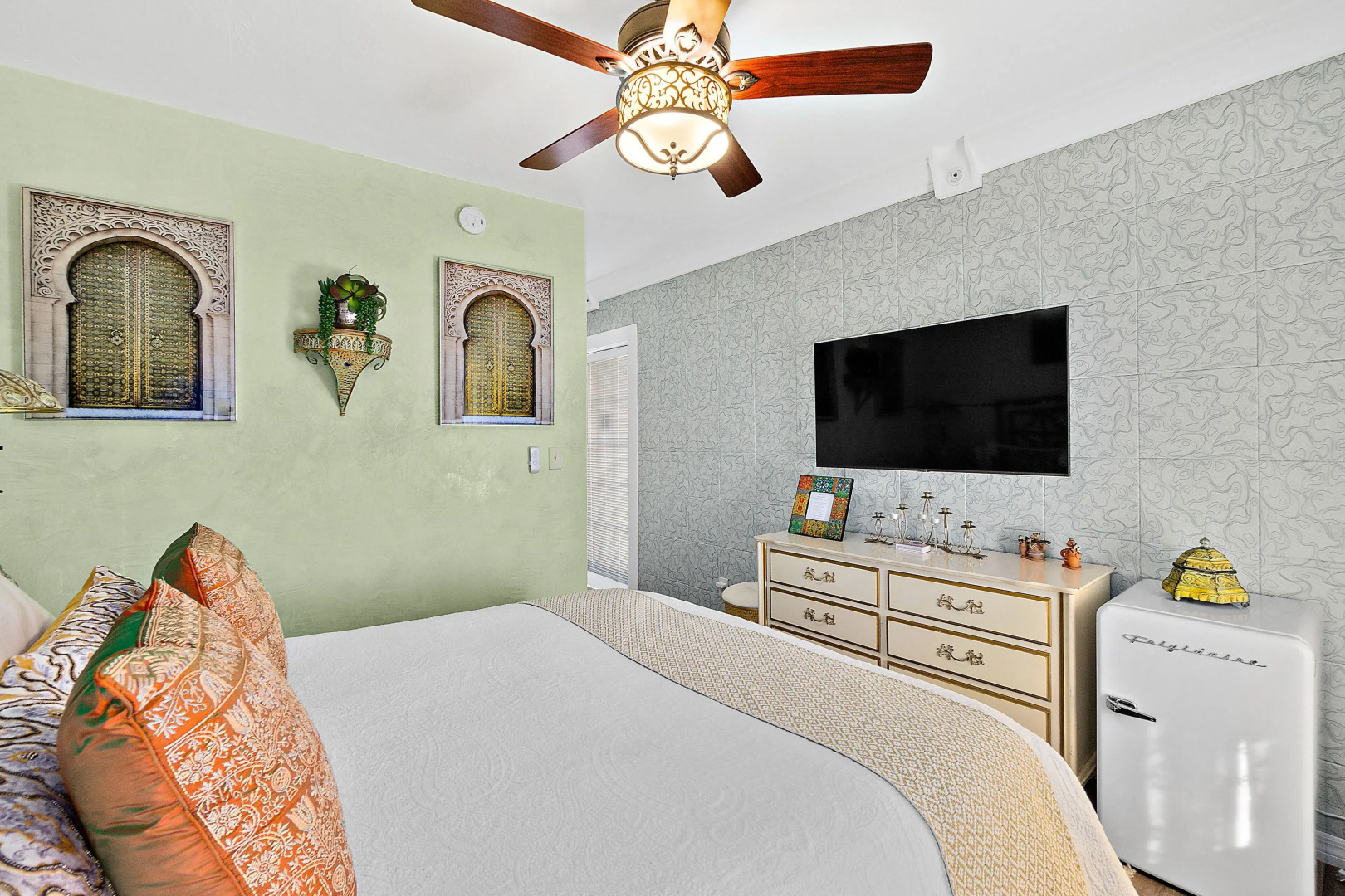 Golden Magnolia Marine