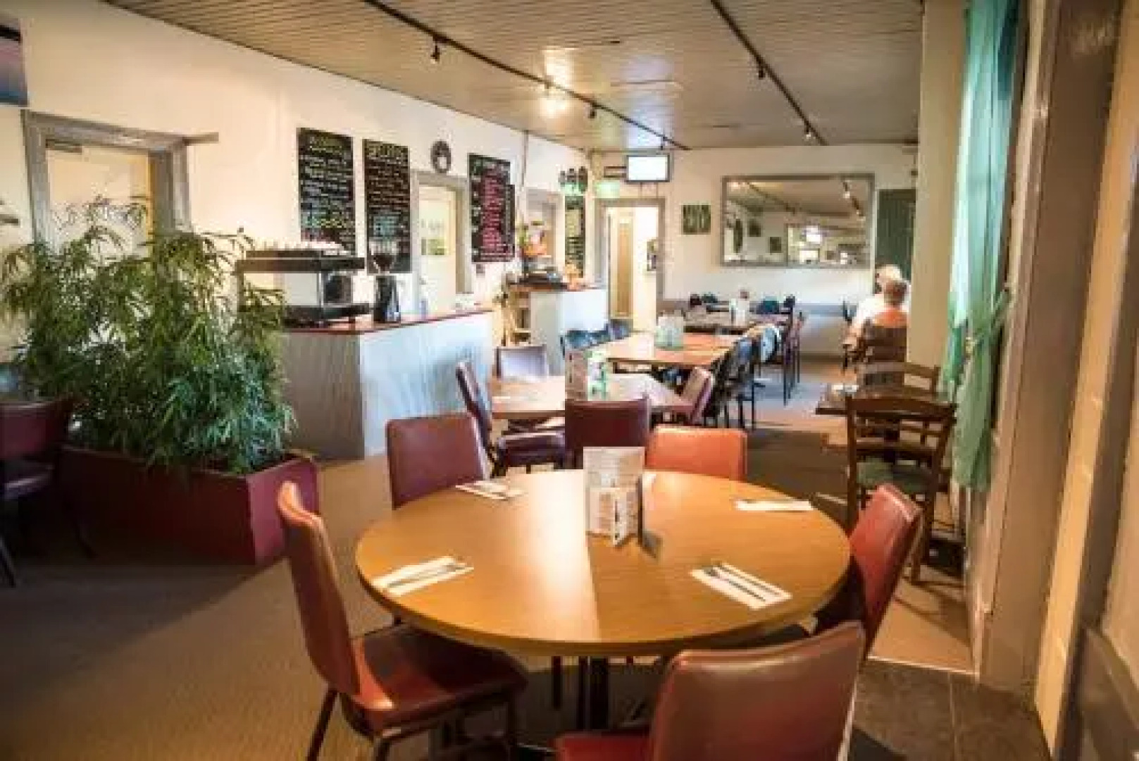 Tocumwal Hotel Motel ("The Palms")