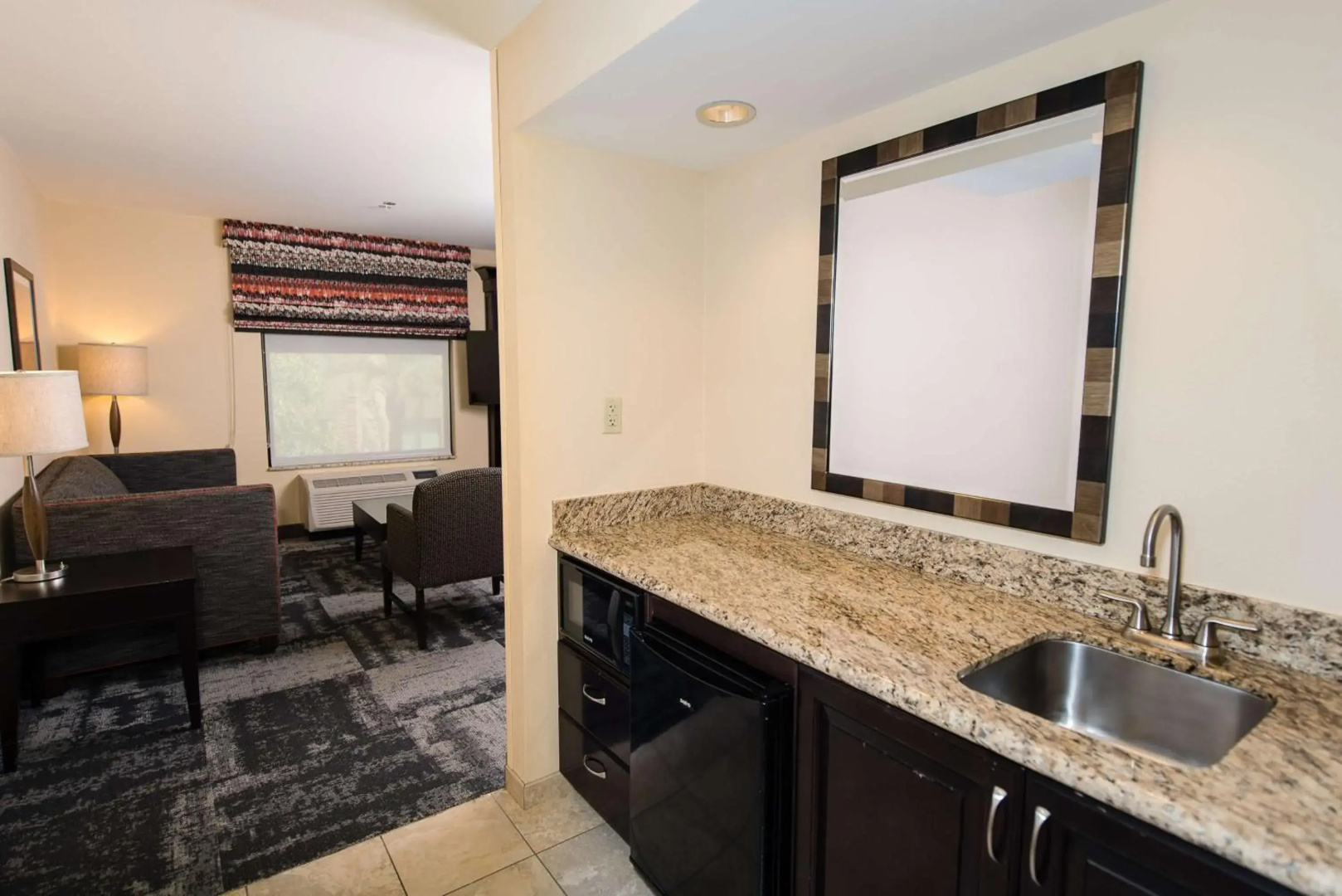 Hampton Inn & Suites Phoenix Chandler-Fashion Center AZ