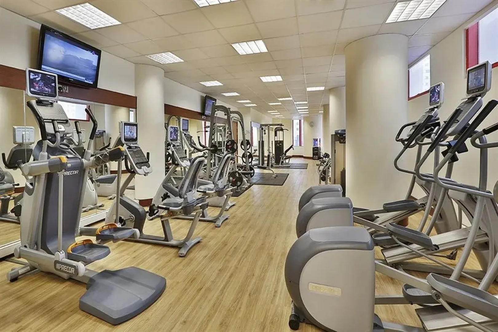 Отель City Seasons Al Hamra Hotel