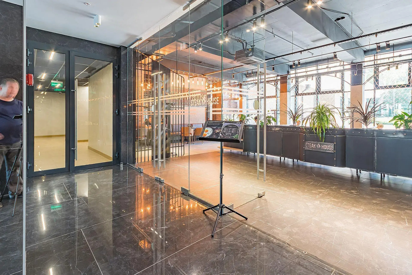 2ROOMS (2РУМС) на улице Максима Горького