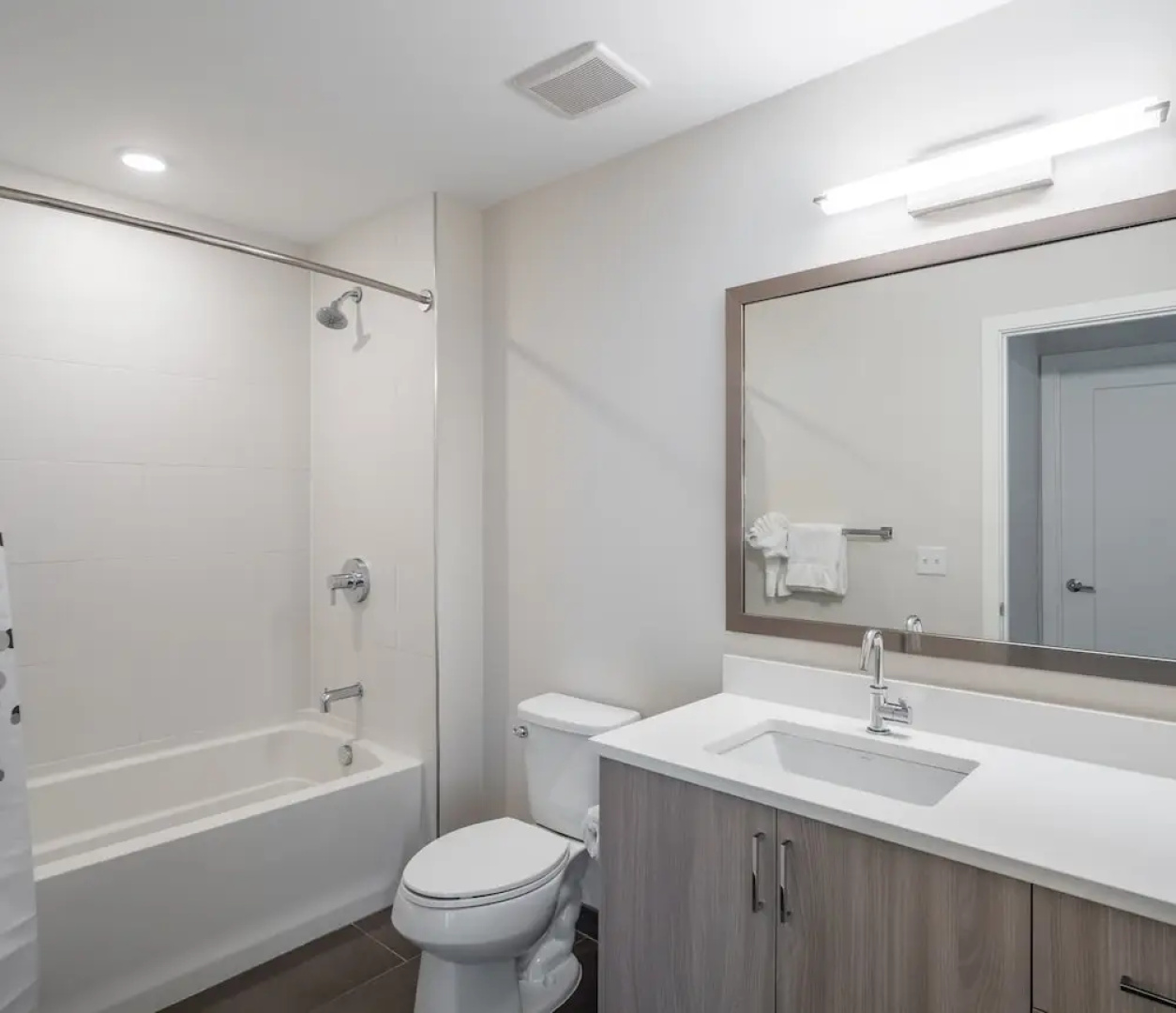Global Luxury Suites at Bethesda Metro