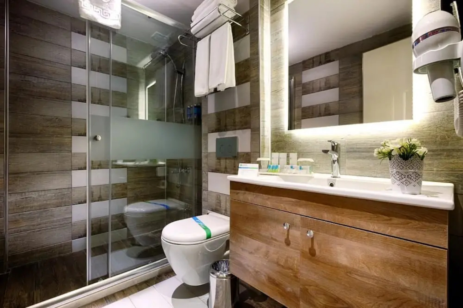 Wonasis Resort & Aqua Hotel