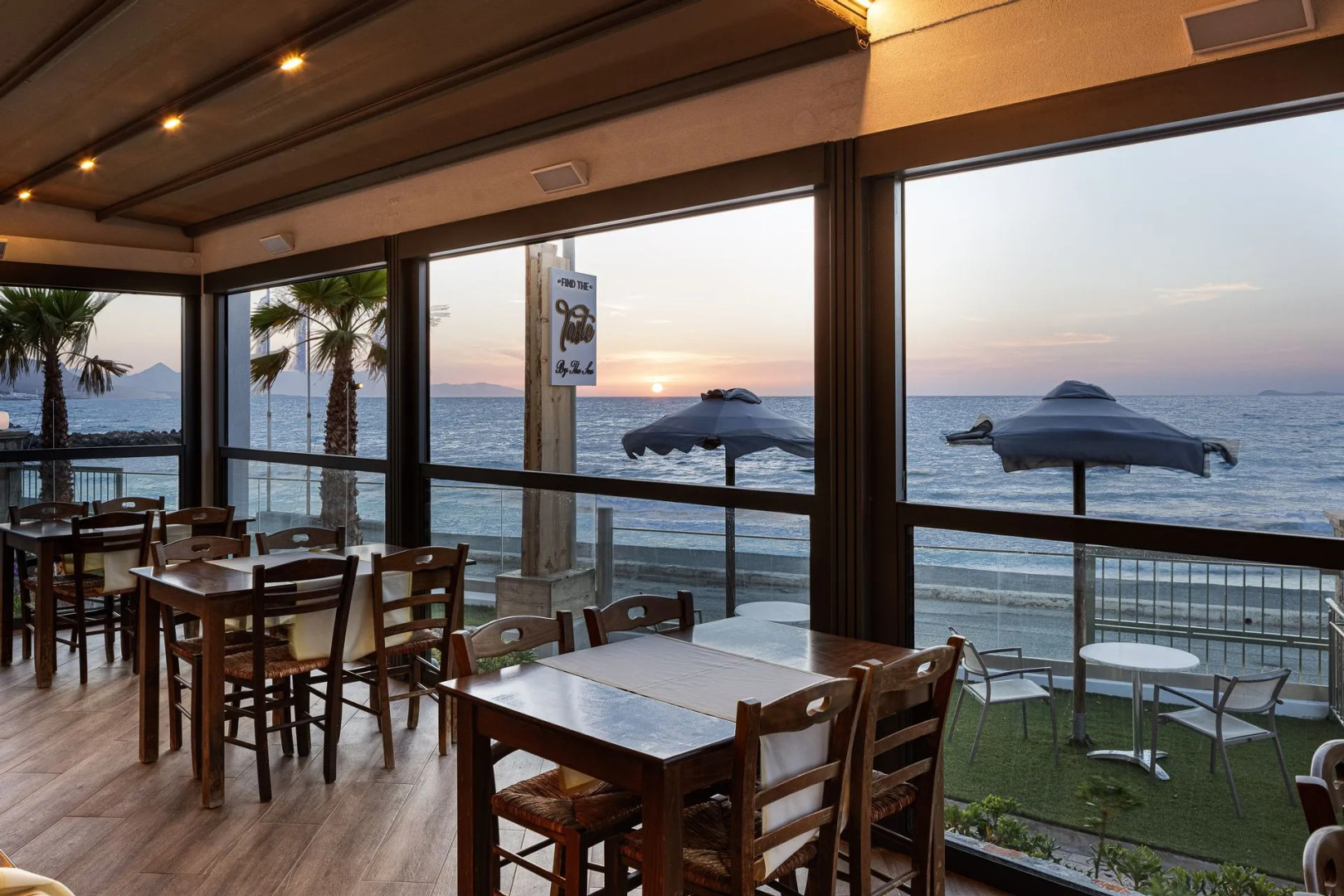 Golden Bay Boutique Hotel & Bungalows