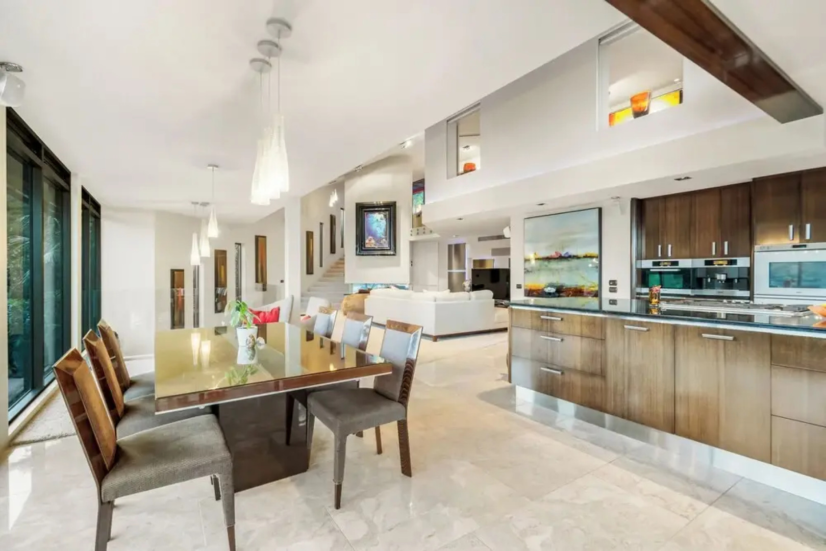 Jacuzzi Suite - Ocean Views & Beach