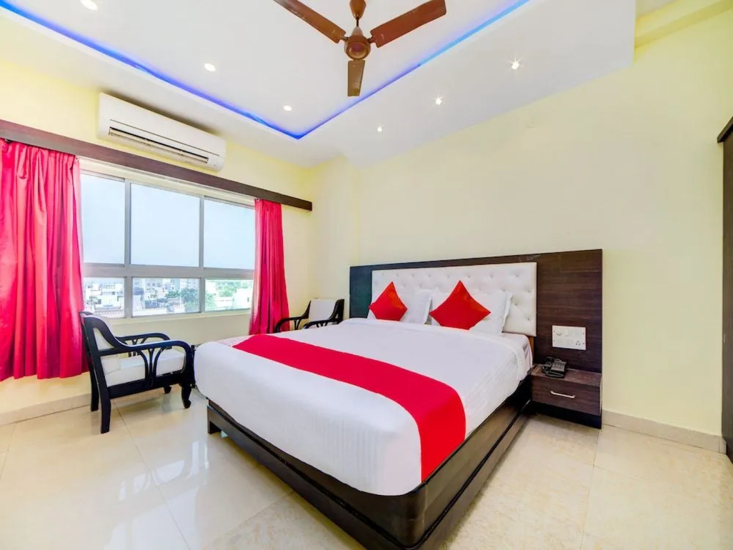 Oyo 40720 Hotel Srs Regency