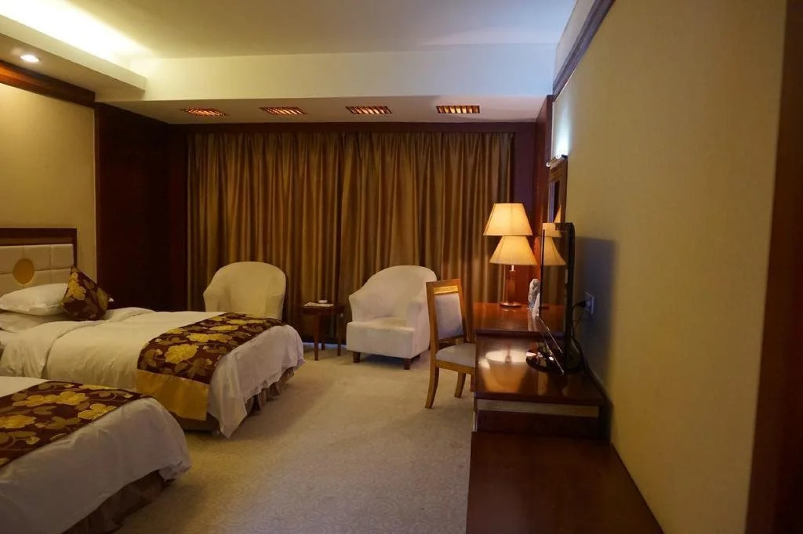 Tai'an Lijing Cherry Orchard Hotel