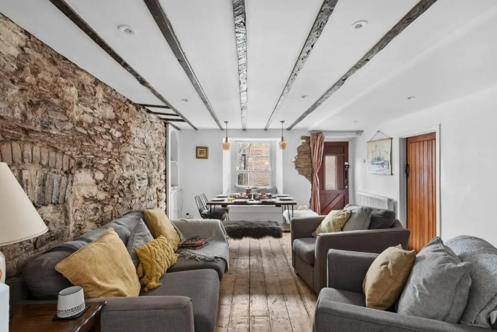 Fourways - Stylish 3-storey Townhouse With Gardens