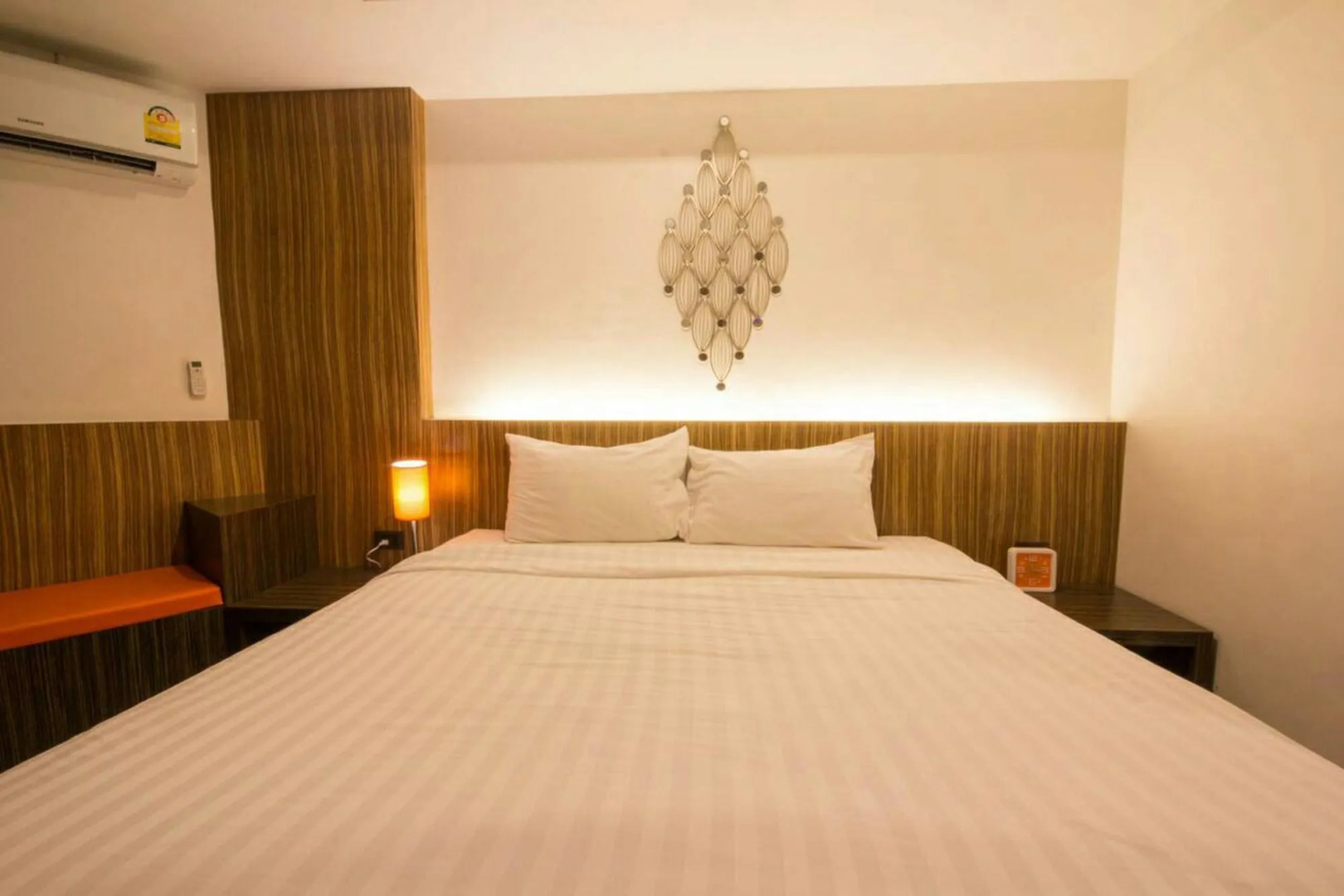 Dragon River Avenue Hotel