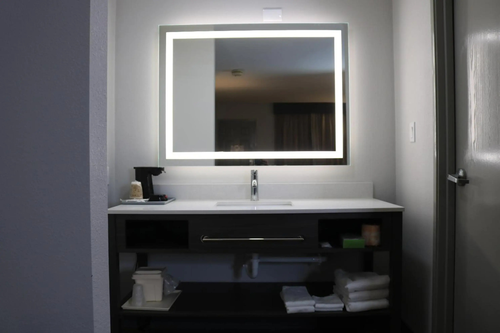 Econo Lodge Inn & Suites Southeast