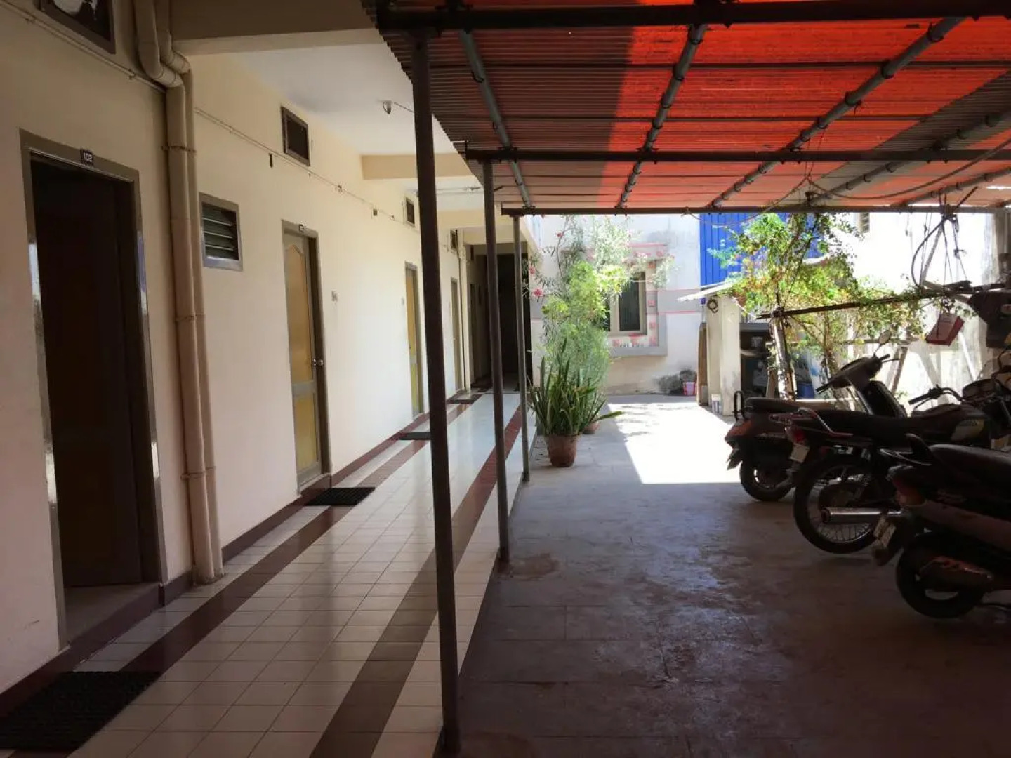 Kumaran Guest House