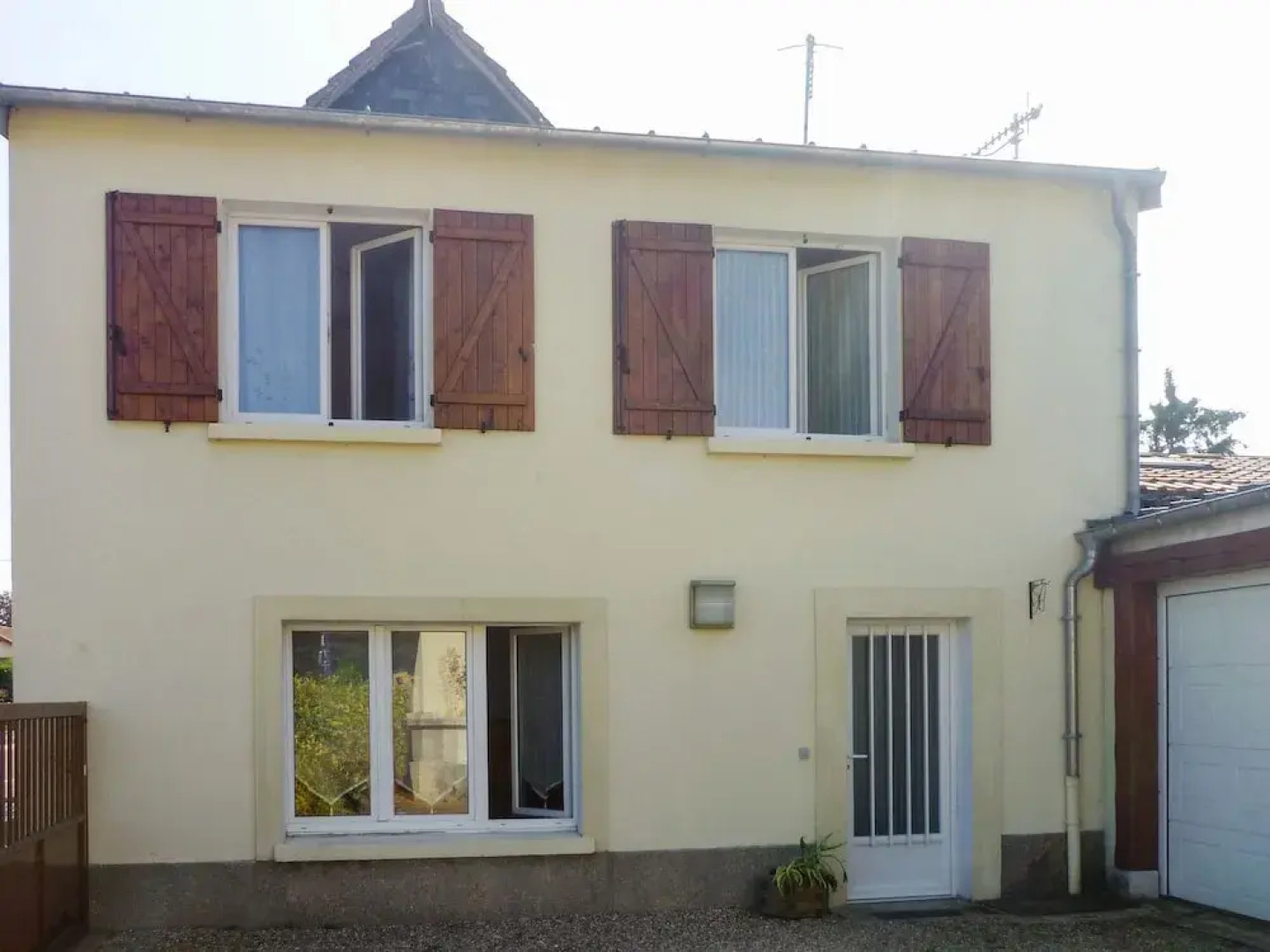 House With 2 Bedrooms in Aubevoye, With Furnished Terrace and Wifi - 94 km From the Beach