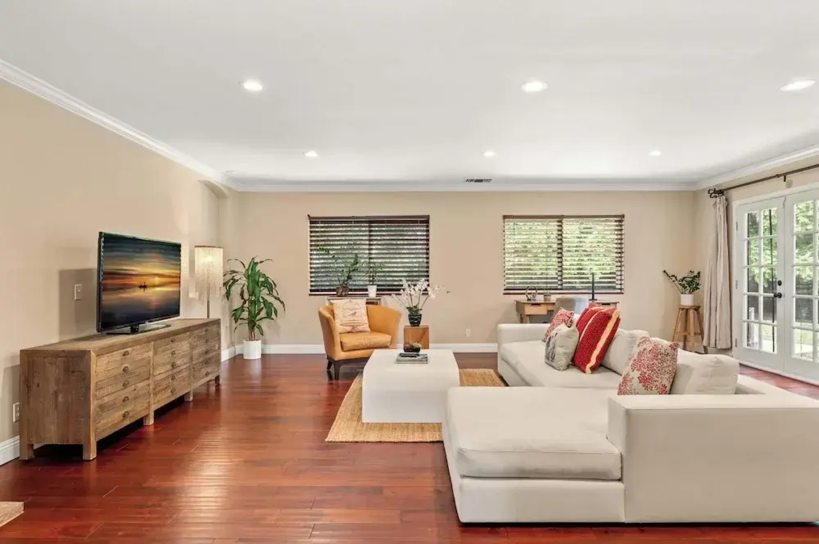 Modern Serenity Near LA Tranquil 3BR Stay