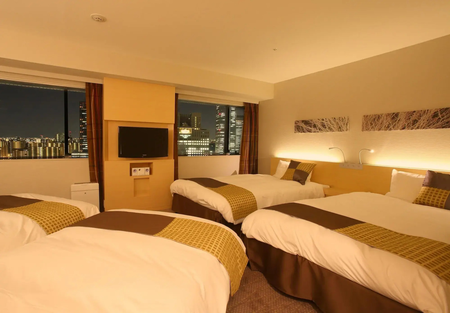 Отель Keihan Kyobashi Grande