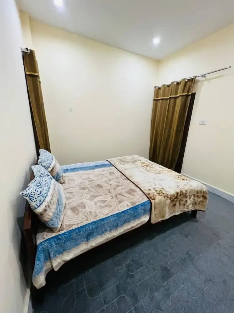 Chandi Hotel and Apartments