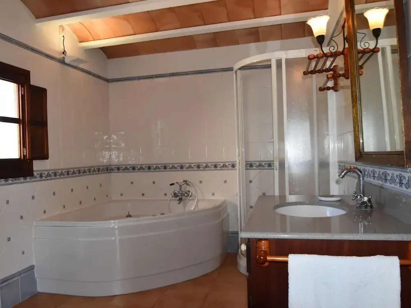 Mansion in San Rafael With Pool & Beach