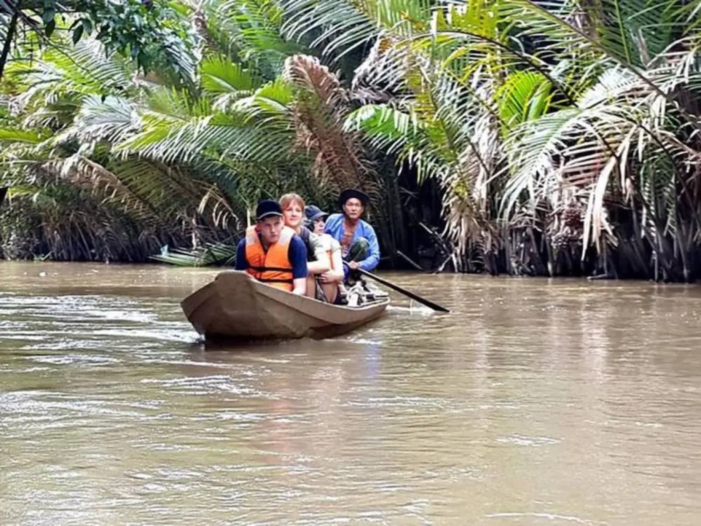 Peaceful Homestay in the Middle of Fruit Garden - Room With Public Restroom