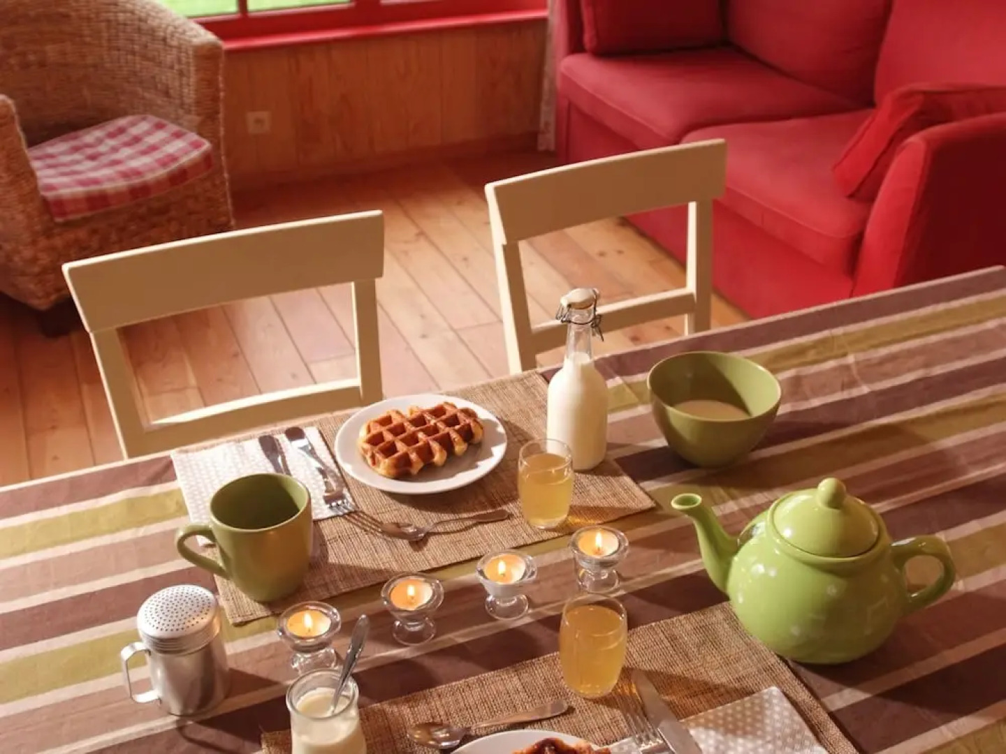 Authentic wooden holiday home in peaceful green surroundings