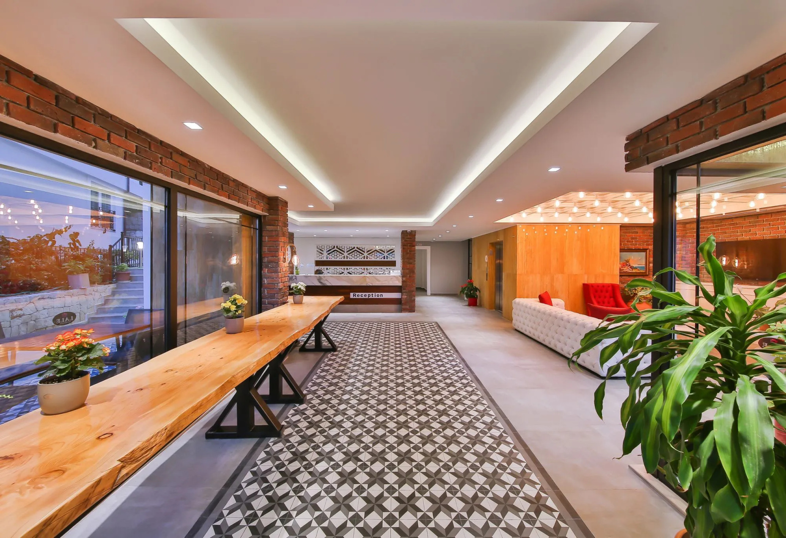 Lale Hotel