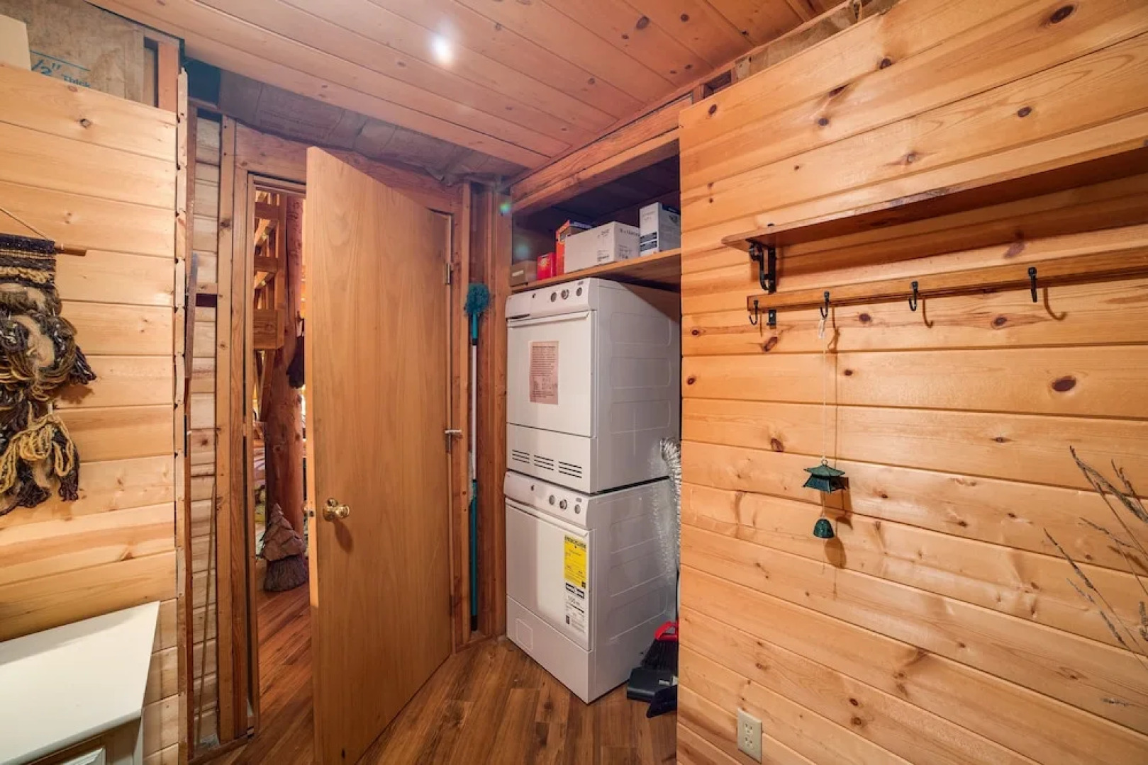 97MF - Lakeside - Dock - BBQ - Pets Ok - Sleeps 6