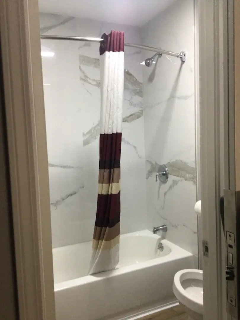 Colonial Brick Inn & Suites