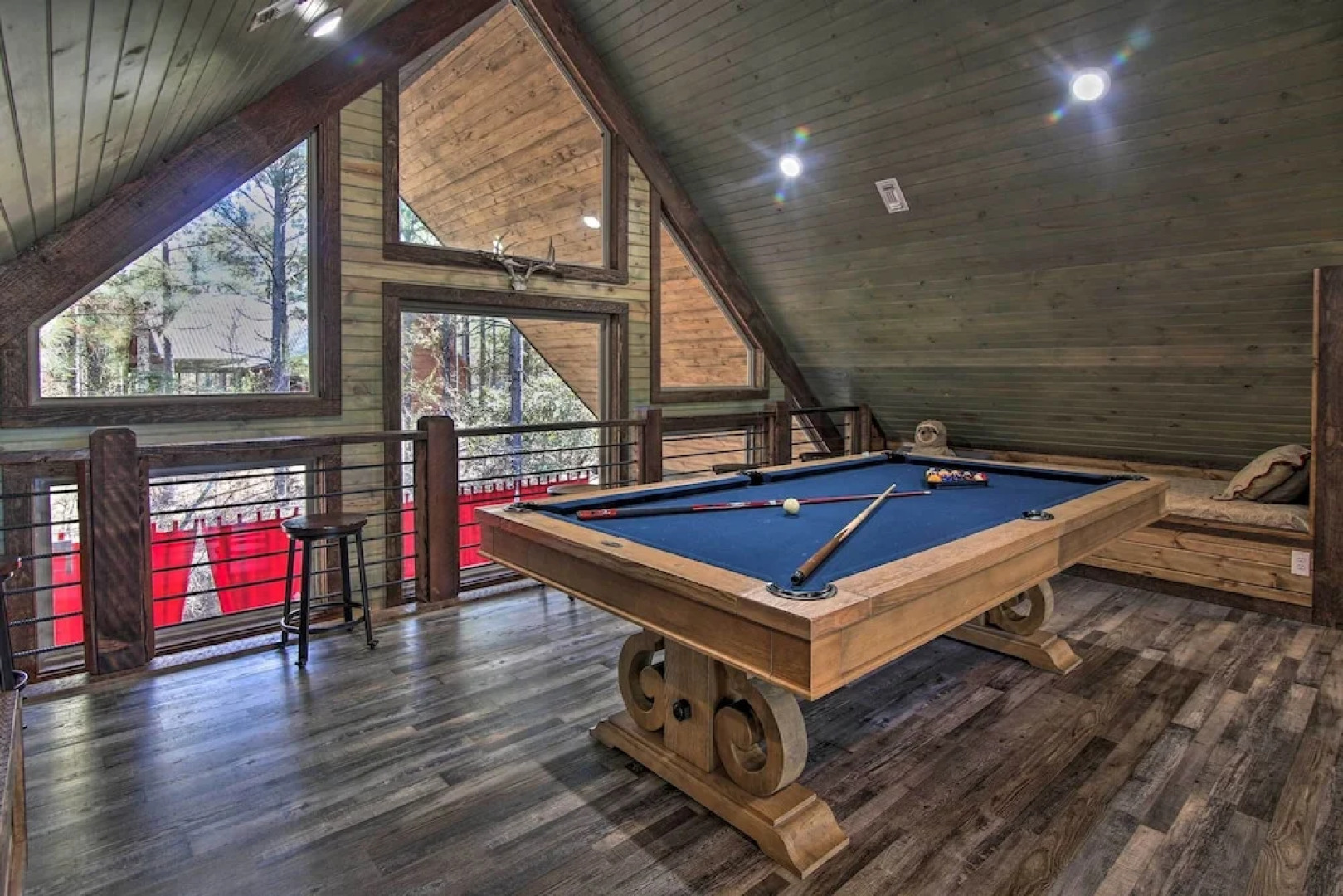 Stylish Broken Bow Cabin w/ Hot Tub + Fire Pit!
