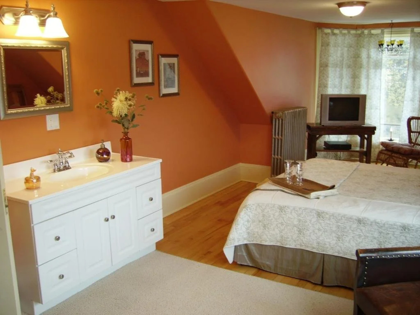 Old Riverside Lodge B & B