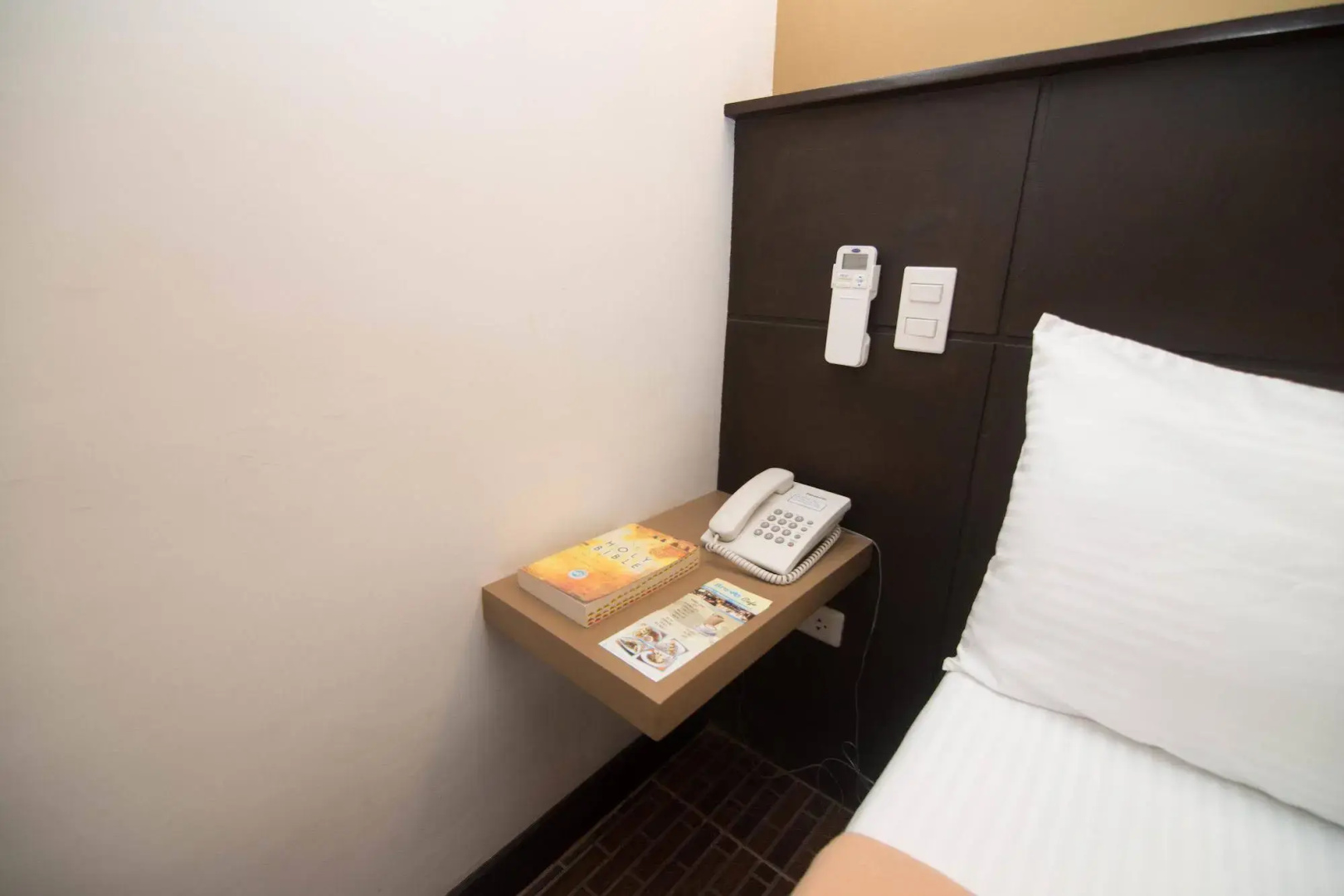 WE Travelers Inn