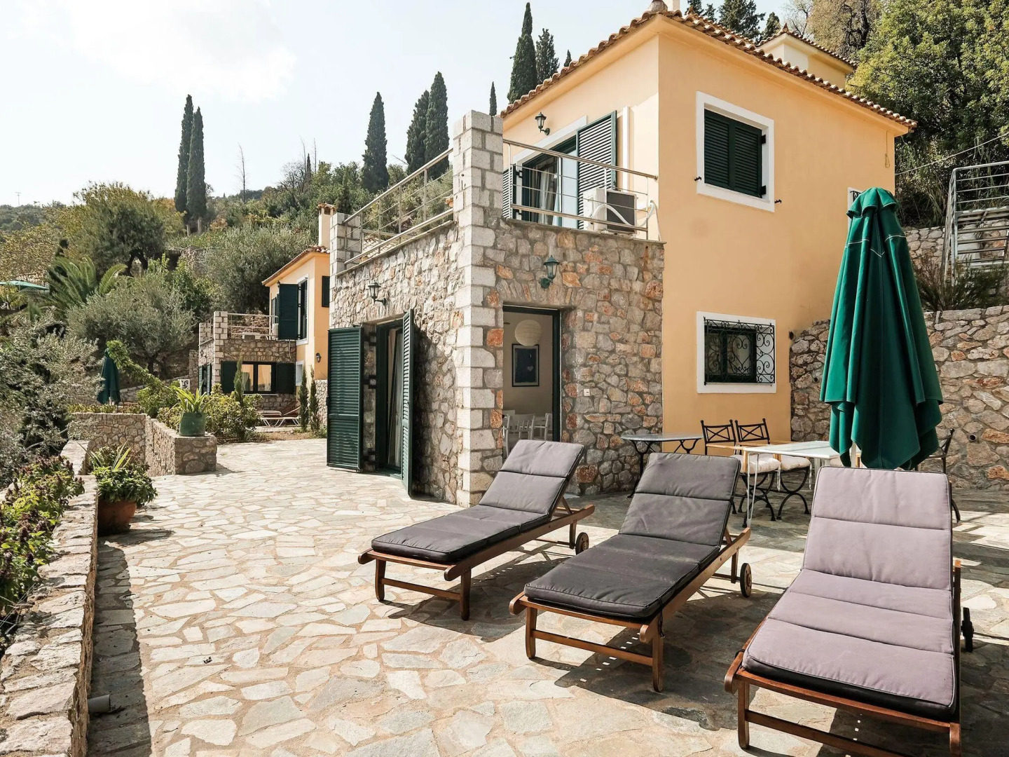 Outstanding Villas in Pera Melana near Kissakas Beach