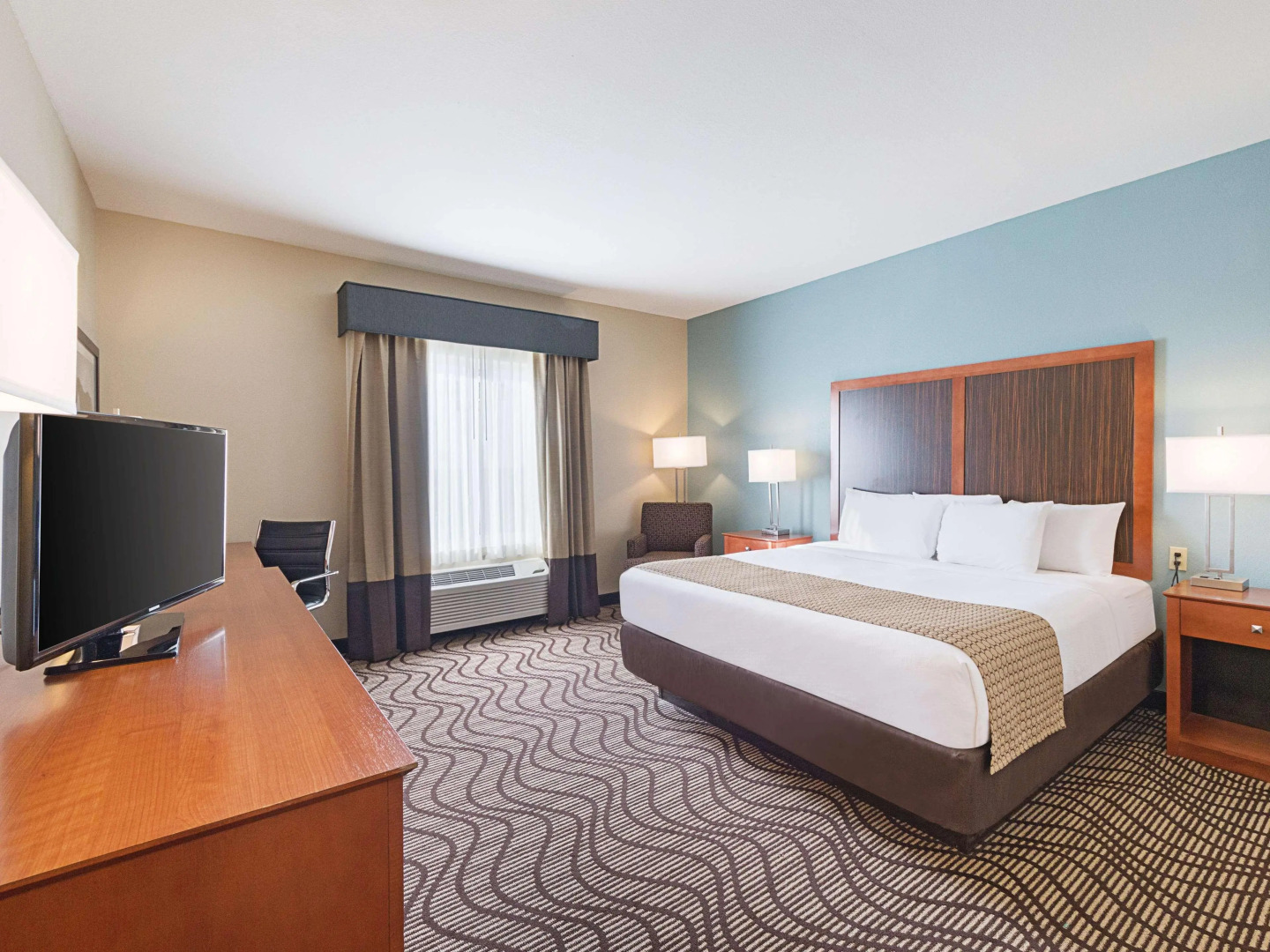 La Quinta Inn & Suites by Wyndham Mathis